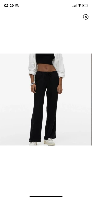 Linnebyxor H&M   - Säljer dessa populära linnebyxor från H&M bra skick i strl XS men passar också S/M 💕 KÖP DIREKT FÖR 250kr