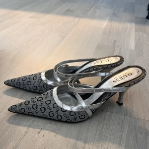 Guess klackar - Klackar ifrån guess! Tyvärr försmå för mig🥹🥹