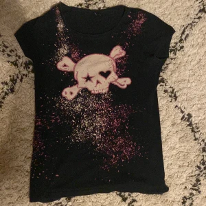 Döskalle tröja  - As cool döskalle tröja, bra skick!