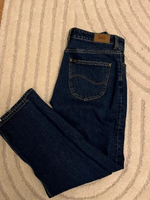 Lee jeans  - Aldrig använda. Storlek står på lappen 