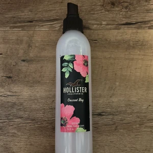 Hollister bodymist  - En hollister body mist som luktar som en sommardrömm endast testad.