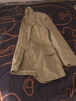 Ralph lauren overshirt/kavaj - Säljer denna produkt eftersom den är för stor och inte används. Storleken är m passar L