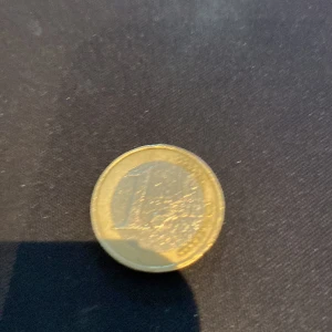 1 euro  - 1 euro 