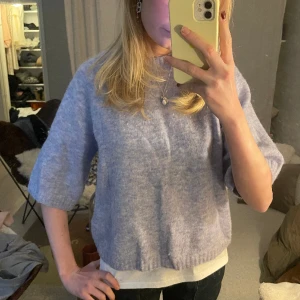 Tröja - Tröja med trekvartsärm i så fin färg😇 från soft rebels 