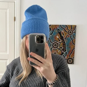 Blå mössa💙 - Säljer min fina blåa mössa som jag köpte förra vintern! Från Gina💙