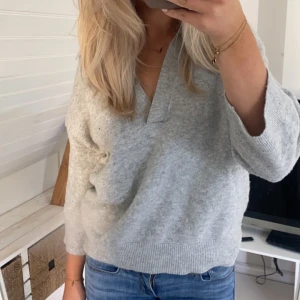 Grå stickad tröja  - Skön grå stickad tröja från HM i storlek S!☺️☺️