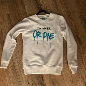 Chanel or die sweatshirt - Chanel or die sweatshirt, som ny
