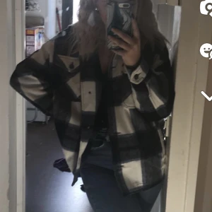 Zara jacka - Super fin zara jacka i bra skick Storlek M men oversized i modellen