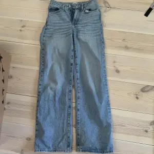 Jeans från lager 157 i storlek XS.  köparen står för fraken. 