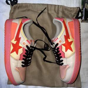 WORN ONCE❗️ COLOR ORANGE / BEIGE GRADIENT❗️LOST RECEIPT (CERTIFIED TAG INSIDE) COMES WITH BOX + DUSTBAG + CAMO SOLES❗️NEW PRICE IS 3000 KR