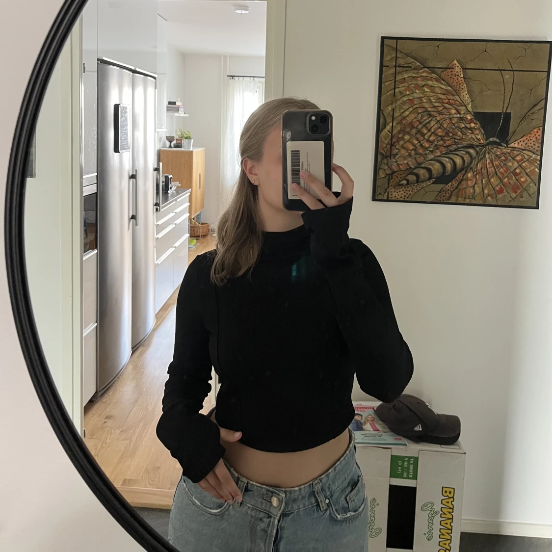 Svart croppad tröja