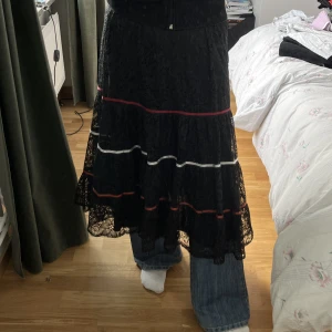 Kjol - Cool svart kjol! Storlek 36/38