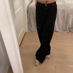 Monki jeans - Basic jeans som passar med allt, använt få tal gånger.