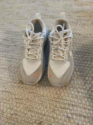 Nike sneakers - Bra skick. Använt ca. 5 gånger 