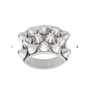 Edblad ring💕 - Säljer denna fina Edblad ring eftersom det var fel storlek för mig, därmed i super skick!!💕Strl S