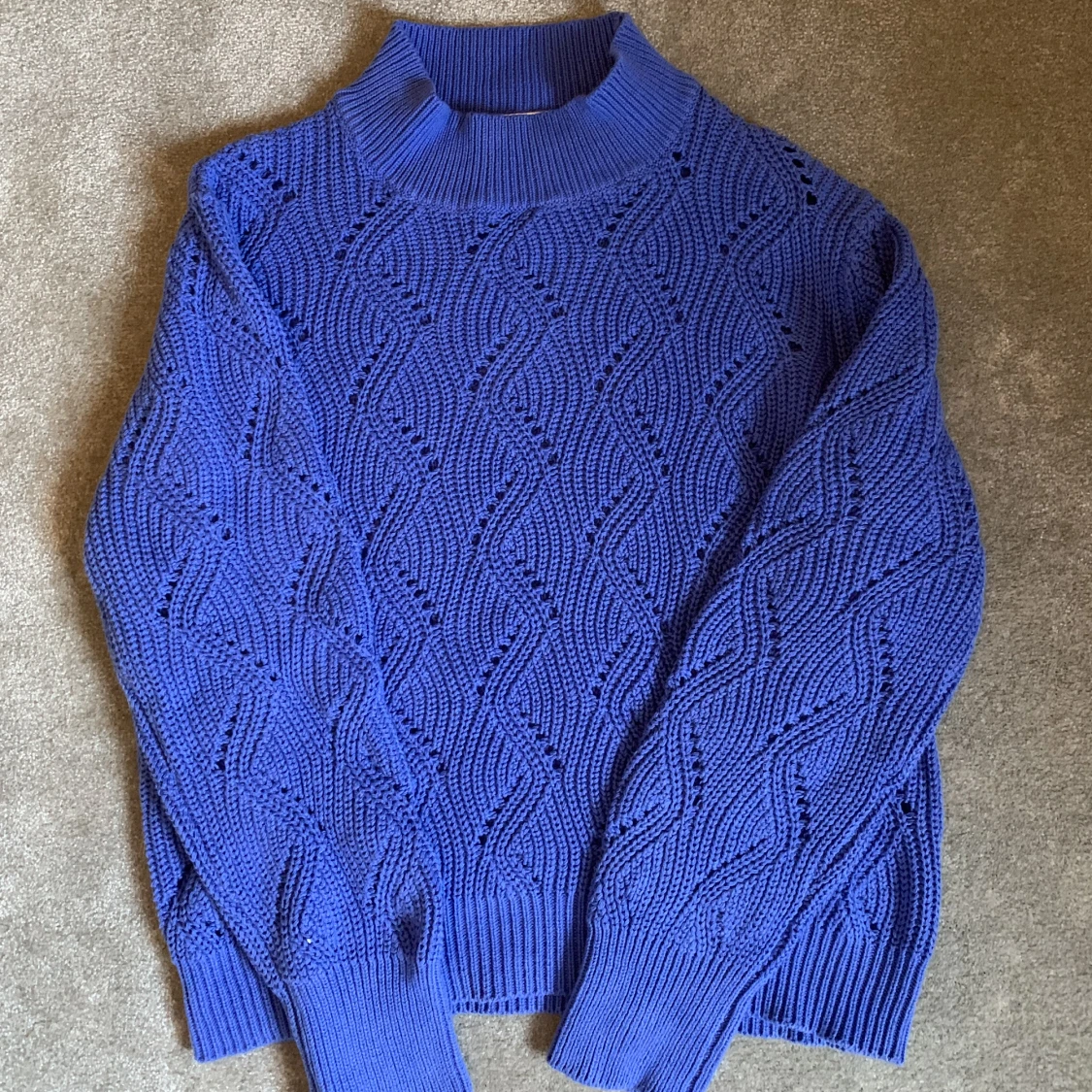 Blå tröja  - 91