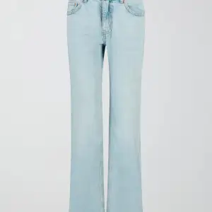 Lågmidjade jeans från Gina Tricot i stl 36. Super, superfina verkligen!!!   Nypris: 499kr