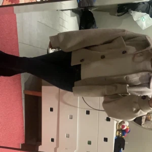 Kappa - Jättefin beiga kappa som inte kommer gilla nvöndning längre 