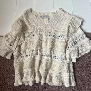 Topp - Superfin topp från Zara som tyvärr inte kommer till användning.. Säljer för 200+ frakt💕