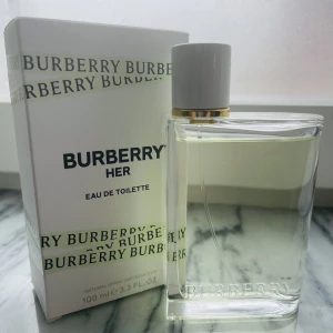 BURBERRY HER -  Perfume BURBERRY HER 100ml New, used anly 10 sprays . Original.