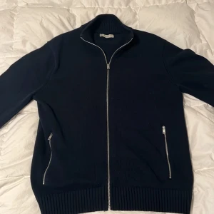 Mango zip tröja - Zip tröja från mango, strl L i mycket bra skick