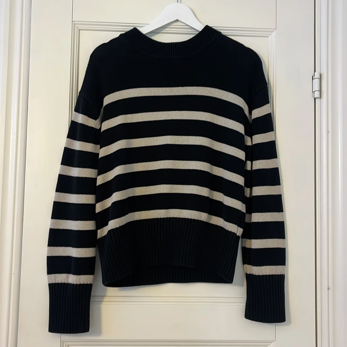 Supersnygg randig stickad tröja👌