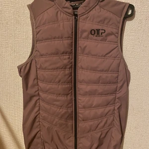 Jättesnygg väst - Snygg oanvänd väst.  