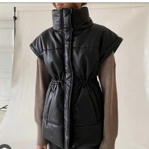 Lxa väst  - Supersnygg väst från Lxa storlek s. Mycket bra skick. 