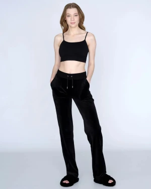 Juicy byxor - Säljer mina svarta juicy couture byxor då de inte kommer till användning längre! De känns som nya, inga skador på de! Skriv för mer bilder! Pris kan diskuteras 