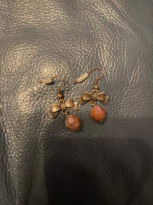 A pair of beautiful bronze earrings vintage thrift from Spain! 