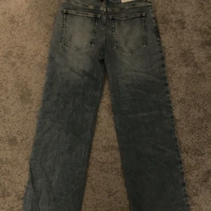 Jeans - Calvin klein jeans ljus blå. Skriv vid fråga eller intresse.