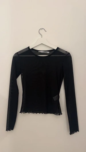 Mesh tröja - Super snygg tröja i mesh. Säljer då jag knappast använt den.