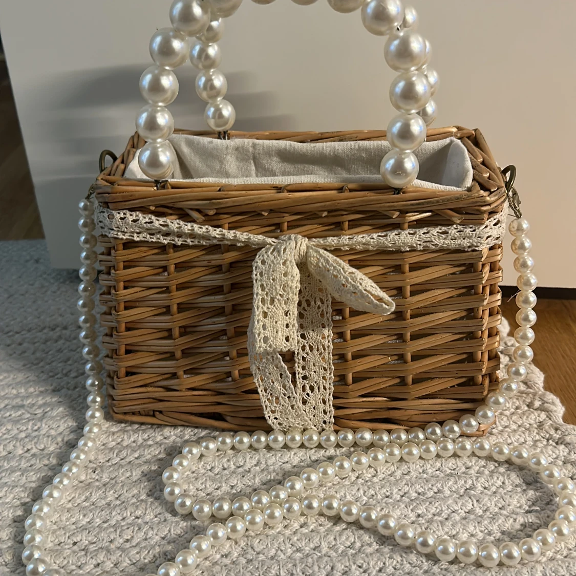 Fin handväska/ axelremsväska med pärlor - 90