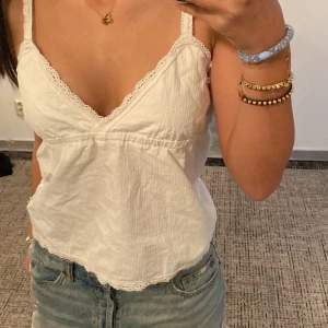 Brandy linne - Säljer detta jätte fina brandy linnet till ett utmärkt pris❤️slutsålt överally och passar till allllllt❤️⭐️ brandy har one size så storleken är xs-s