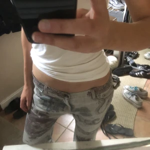 Lågmidjade byxor - Cavalli jeans tror de är från 90-tal