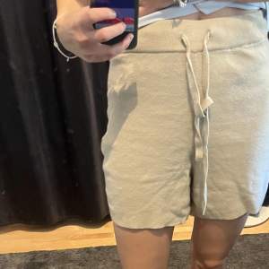 Sköna shorts i cashmere blend 