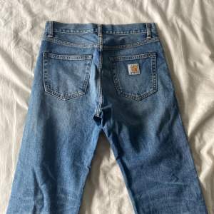 Ett par skitsnygga Carhartt jeans