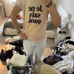 Zadig tshirt - Säljer denna ascoola Zadig t-shirt i ljusrosa!