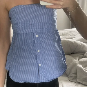 Zara topp  - Så fin topp från zara, använd en gång, nypris 399💕