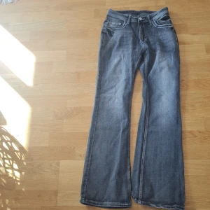 Punk grå jeans oanvänd  - Grunge