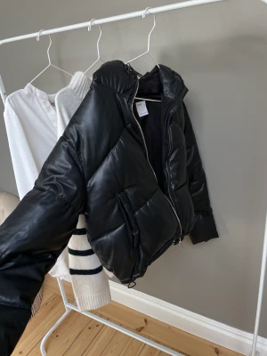 Vinterjacka - Jacka från bershka, inga defekter. 🥰