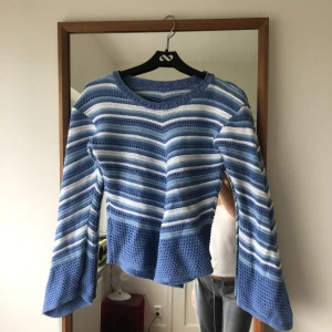 Tröja - Tror den är hemstickad/virkad fett charmig 