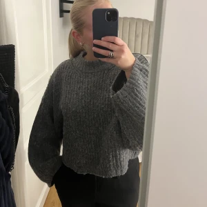 Stickad tröja ginatricot - Grå stickad tröja från ginatricot,  I fint skick😊 Storlek S