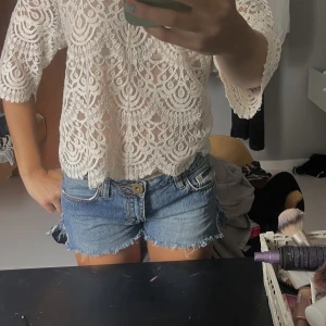 Shorts från dolce gabbana - Jättefina shorts ifrån dolce gabbana, köpt på second hand. Bra skick