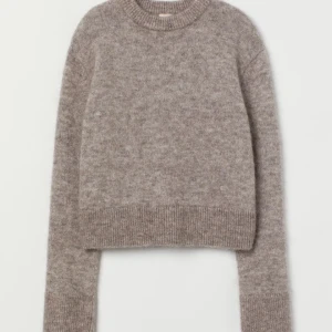 Mohair tröja - Stickad tröja från hm i mohair 💓 knappt använd, frakt tillkommer på 85