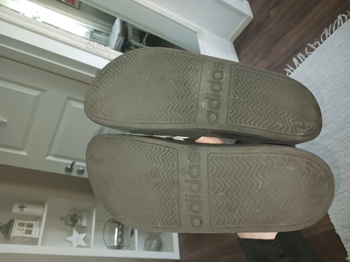 Adidas tofflor  - 90