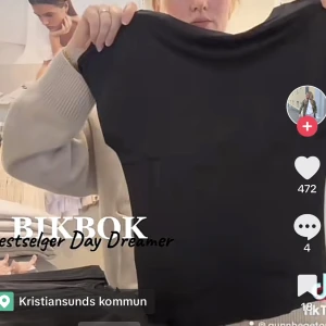 Tröja med öppenrygg  - Säljer denna tighta tröjan med öppen rygg!