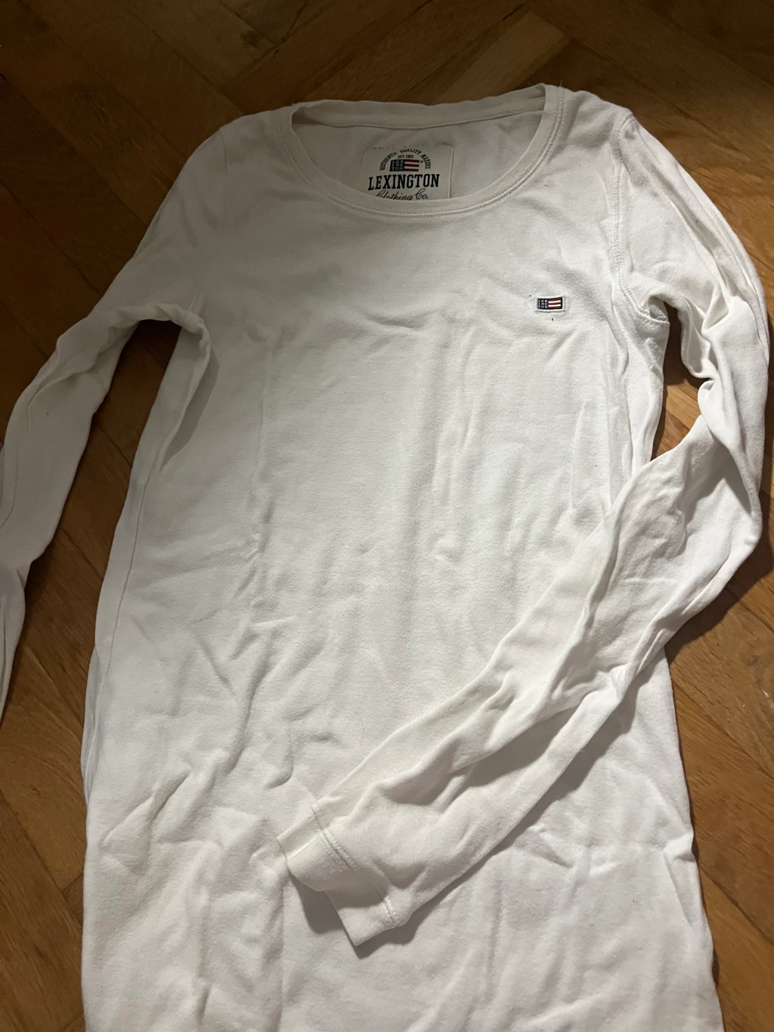 Vit långärmad lexington
