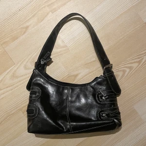 Liten väska - 💗💗så fina detaljer !