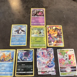 Pokémon kort - Säljer mina coola Pokémon kort.